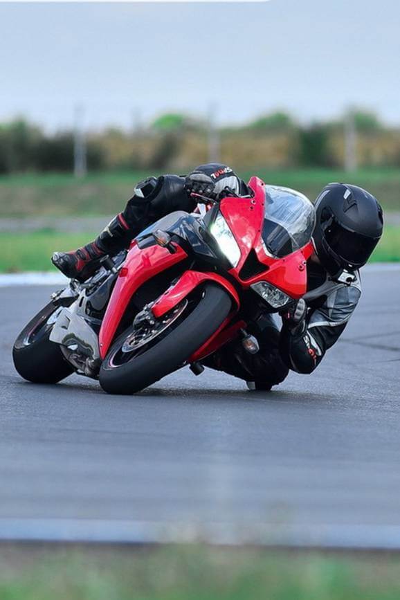 corso moto su circuito