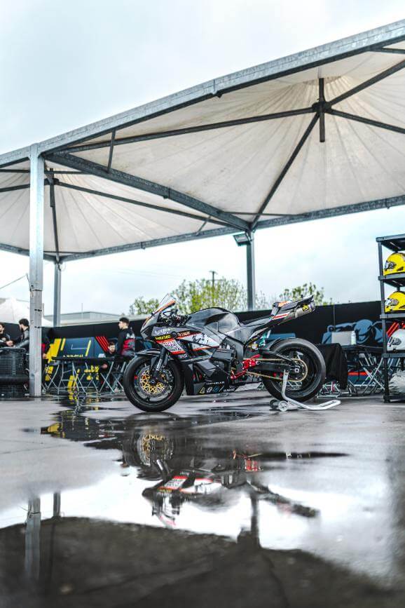 corsi di moto all'autodromo di varano